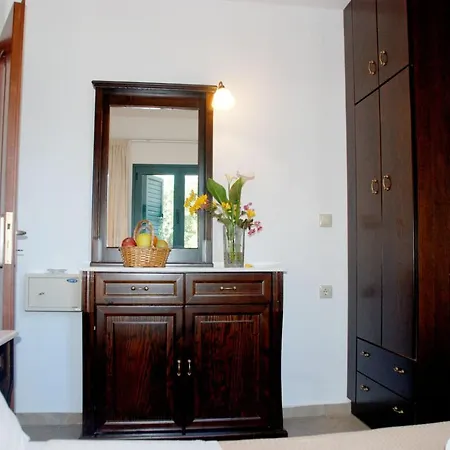 Eleni Apts Aparthotel