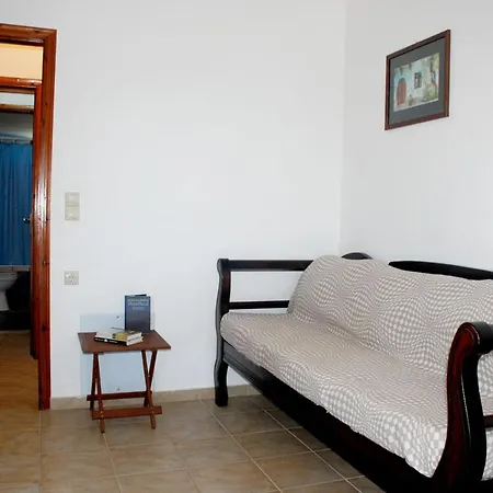 Ξενοδοχείο με διαμερίσματα Eleni Apts
